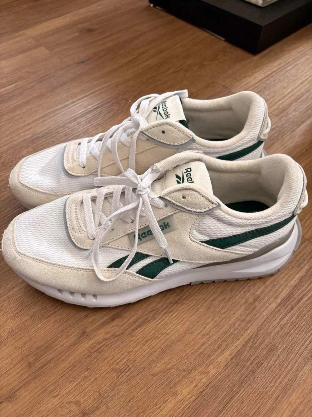 Reebok Suede Forte Racer Sneakers! Size Mens 10